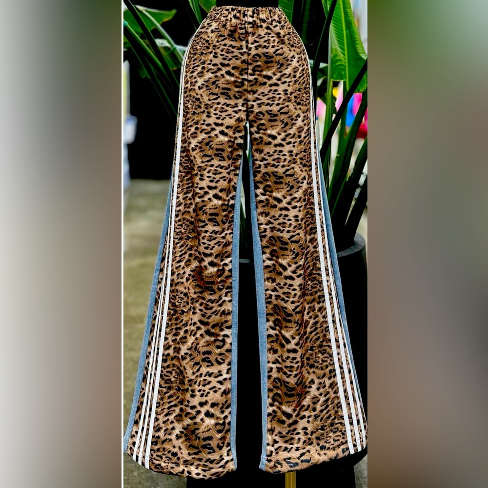 In Style pants. 
S-M-L